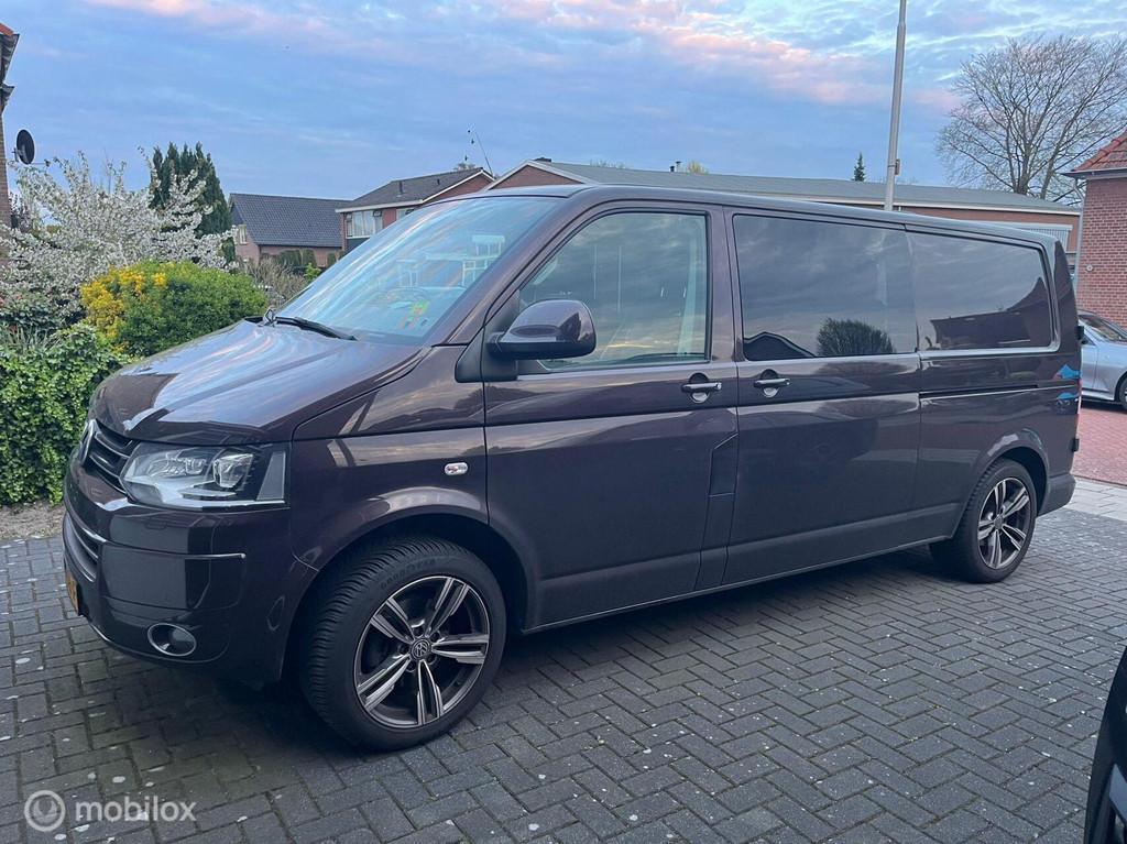 Volkswagen Transporter 2.0 TDI L2H1 DC Highline rolstoelverv, Auto's, Euro 5, Gebruikt, 4 cilinders, Bruin