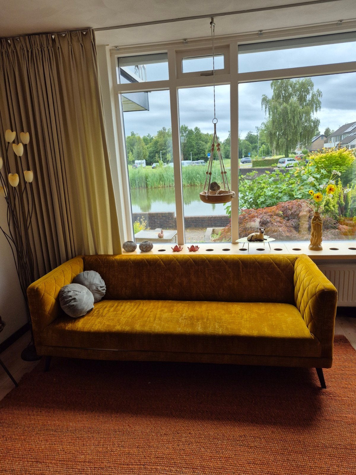 Mosterdgele ruime driezitsbank., Minder dan 75 cm, 150 tot 200 cm, Driepersoons, Ophalen of Verzenden