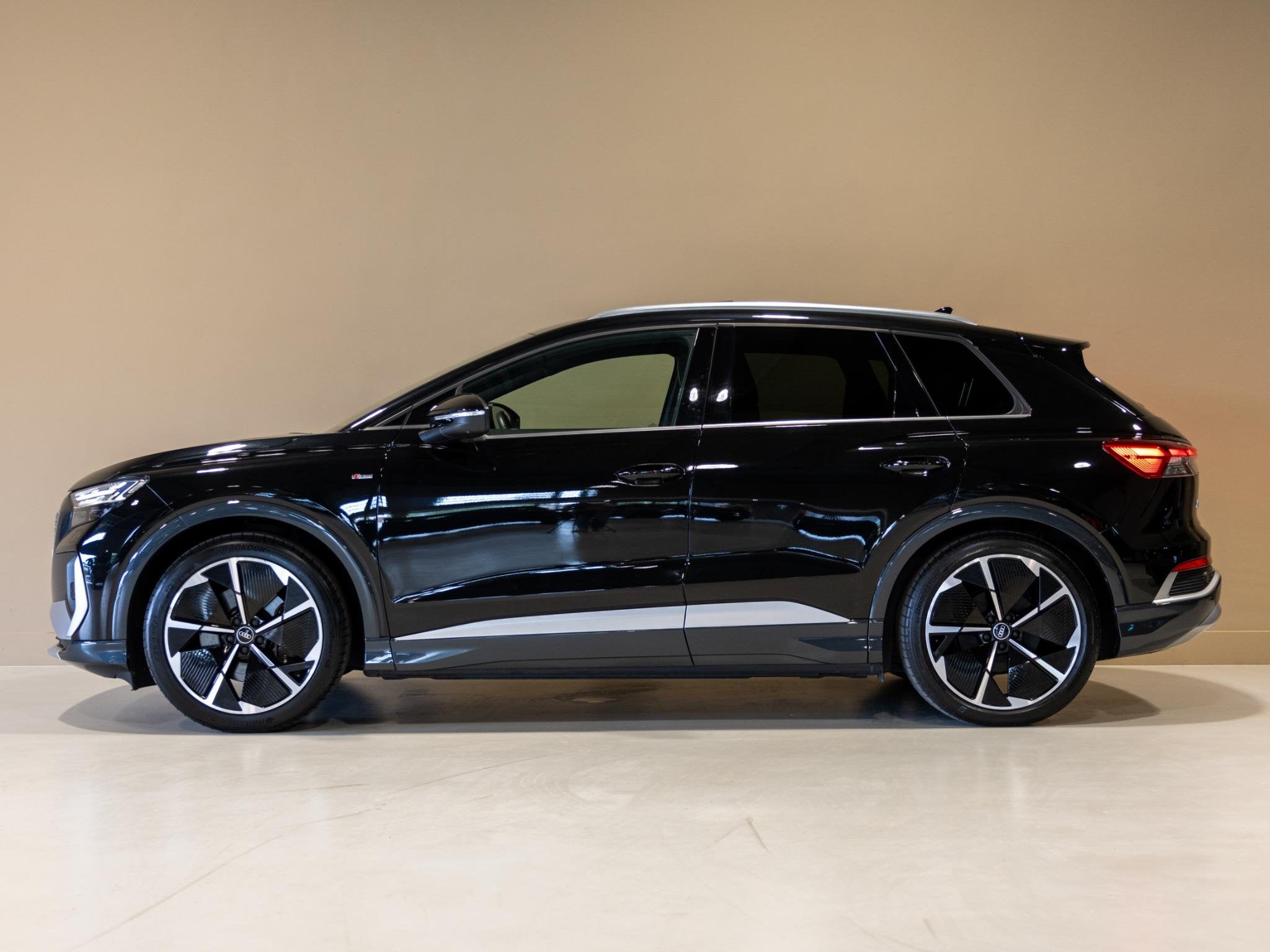 Audi Q4 e-tron 40 Launch edition S Competition 77 kWh 204pk, Auto's, Audi, Automaat, Achterwielaandrijving, Gebruikt, Met garantie (alle)