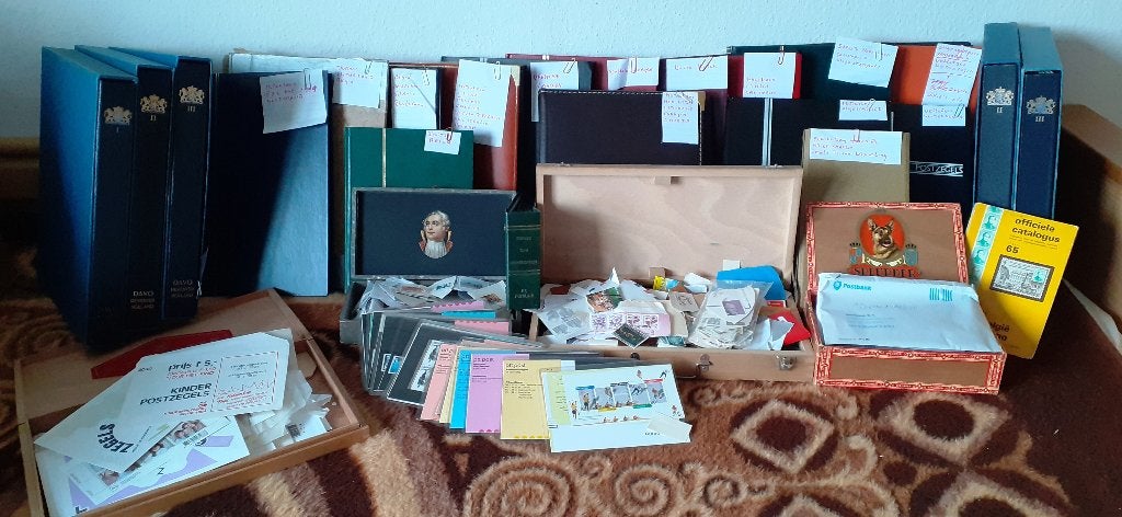 Grote verzameling postzegels en albums, Postzegels en Munten, Ophalen, Nederland en Buitenland