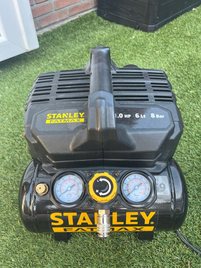 Stanley Fatmax Stille Compressor 8 bar, 6L Tankinhoud, Ophalen, 6 tot 10 bar, Zo goed als nieuw, Minder dan 200 liter/min
