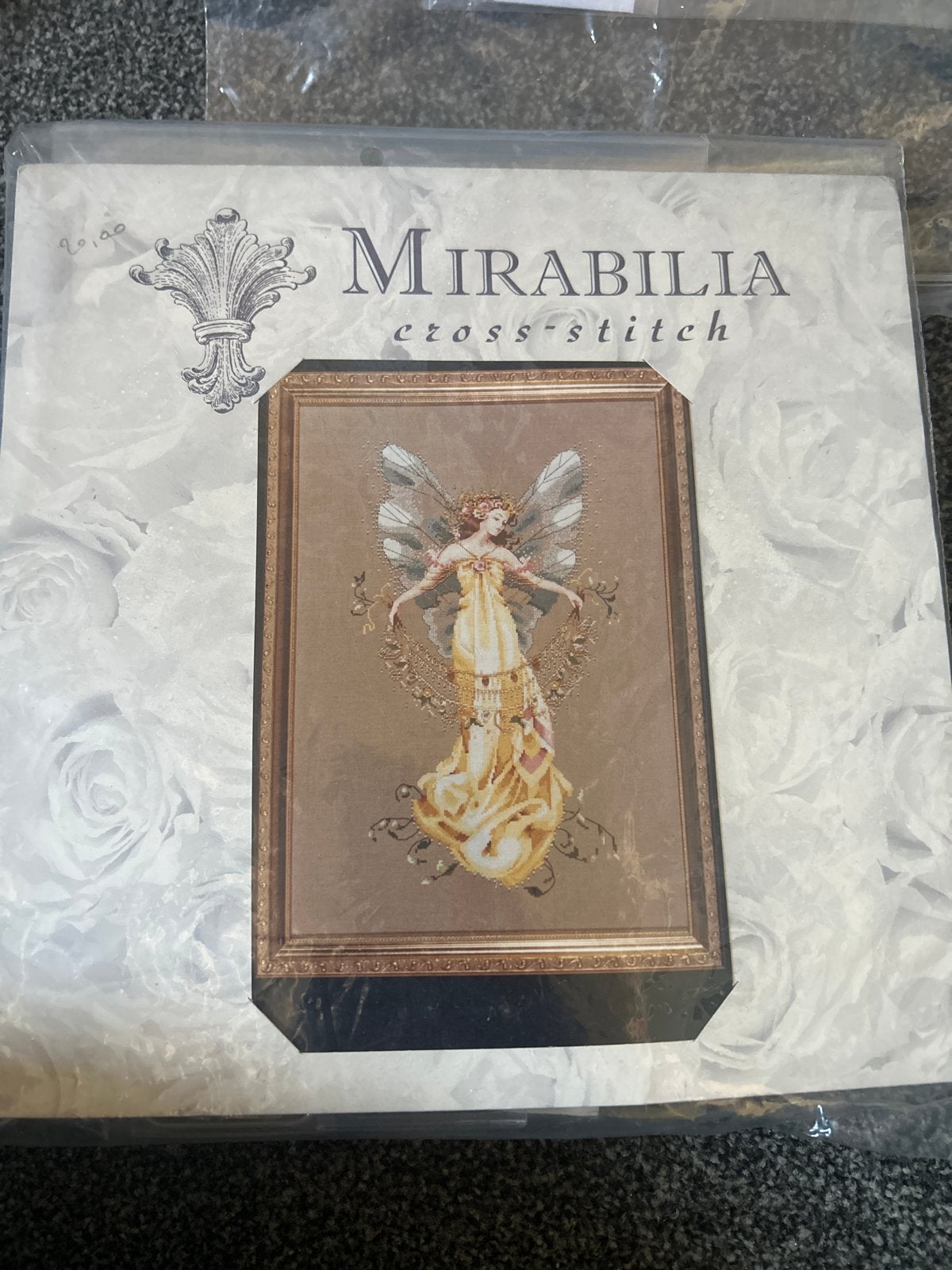 Mirabilia Kruissteek Borduurpakket - Adia The garden fairy, Ophalen of Verzenden, Nieuw, Handborduren, Borduurpakket