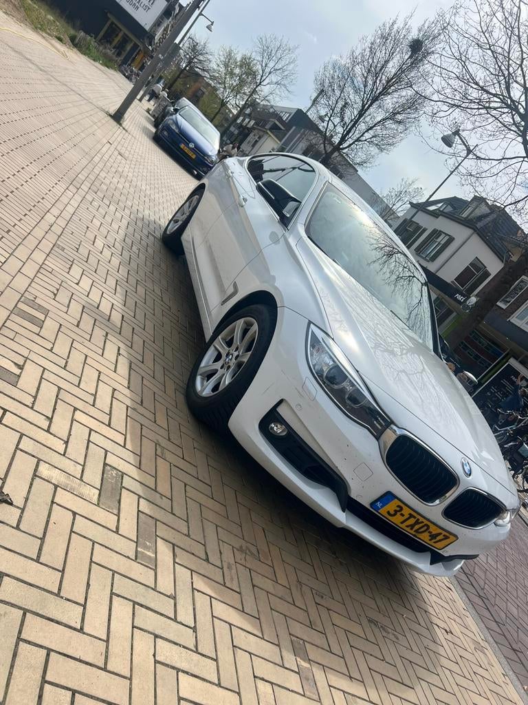BMW 3-Serie GT 320I Aut8 2014 Wit, Auto's, Achterwielaandrijving, 4 cilinders, 1535 kg, Wit