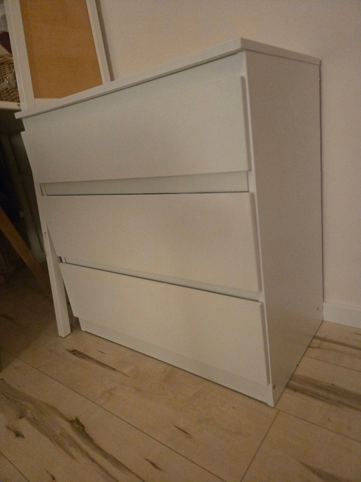 MALM IKEA witte ladekast met 3 laden