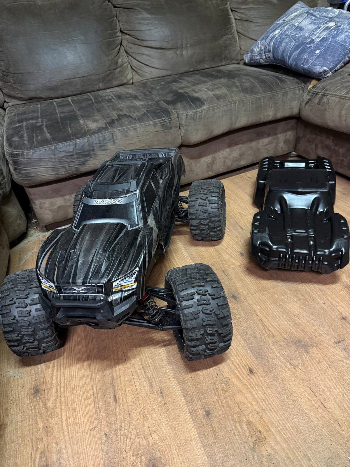 Traxxas xmaxx hobbywing max6 en trenchers, Auto offroad, Zo goed als nieuw, RTR (Ready to Run), Overige schalen