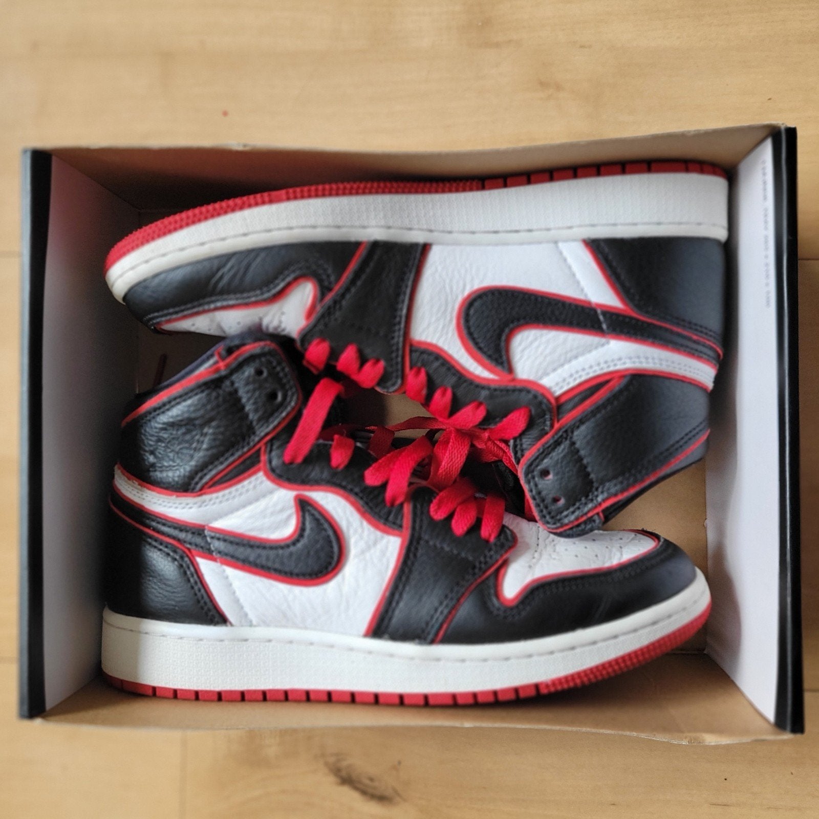 Nike Air Jordan 1 Mid - Zwart, Wit, Rood - Maat 37.5, Kleding | Heren, Zwart, Nike, Ophalen of Verzenden, Sneakers of Gympen