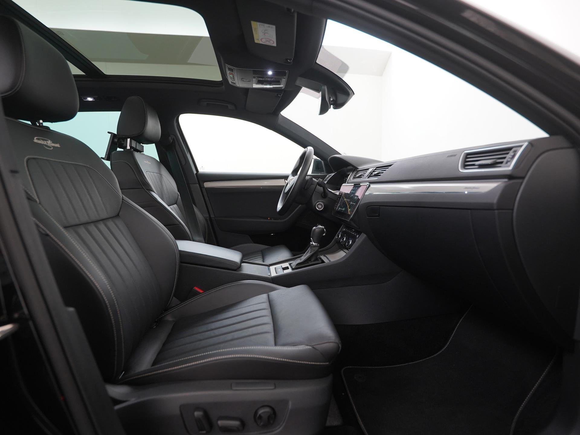 Skoda Superb Combi 1.4 TSI iV Laurin & Klement | Panoramadak, Auto's, 12 maanden, Euro 6, 4 cilinders, Zwart