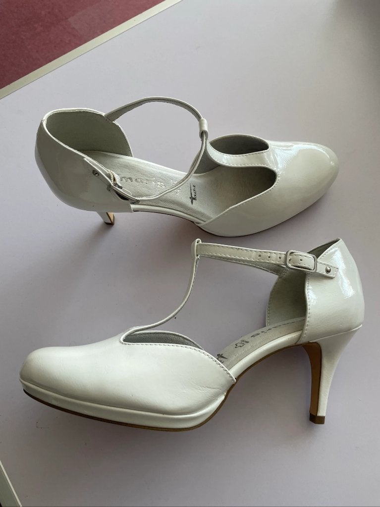 Witte Tamaris pumps met bandje - Maat 42, Kleding | Dames, Tamaris, Pumps, Wit, Ophalen of Verzenden