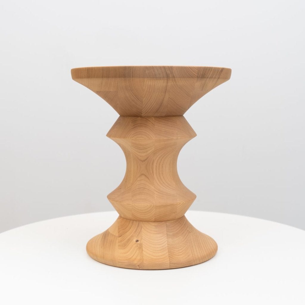 Vitra Eames Stool Krukje Kastanjehout (C)