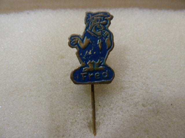 Vintage Fred Flintstone Speldje - De Flintstones, Ophalen of Verzenden, Gebruikt, Figuurtje, Speldje of Pin