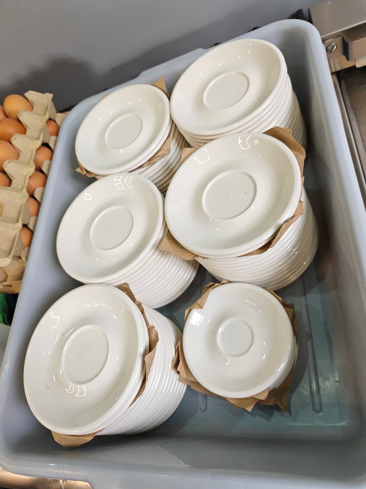 80 schotels en 6 espresso schoteltjes, Ophalen, Gebruikt, Kop(pen) en/of Schotel(s), Klassiek