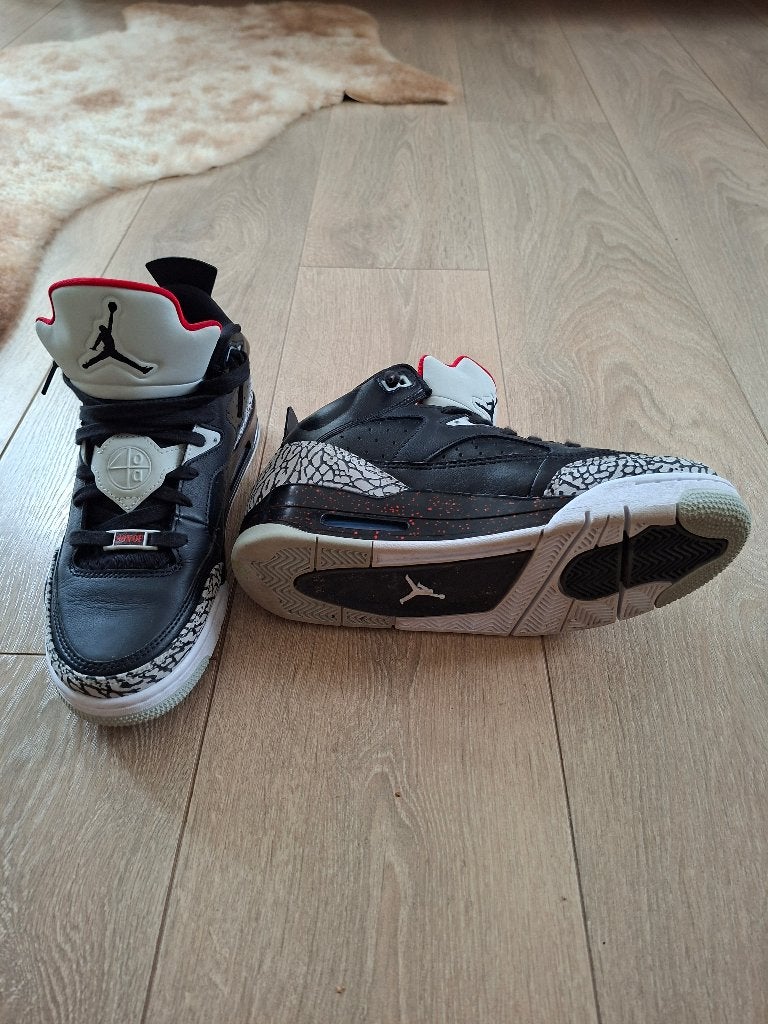 Jordan sneakers - een keer gedragen, verkeerde maat, Kleding | Heren, Schoenen, Zwart, Ophalen of Verzenden, Jordan, Sneakers of Gympen