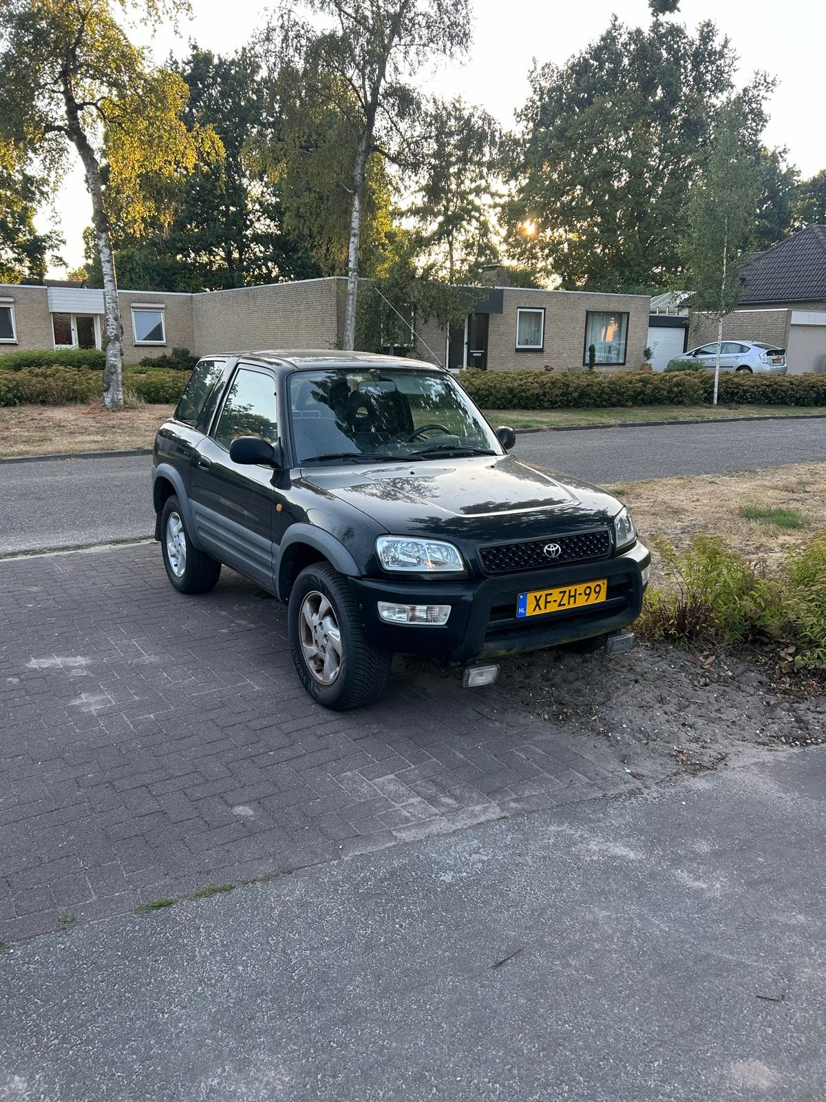 Toyota Funcruiser 2.0 I Rav4 4WD 1998 Zwart, Auto's, Toyota, 1998 cc, 4 cilinders, 4 stoelen, 610 kg