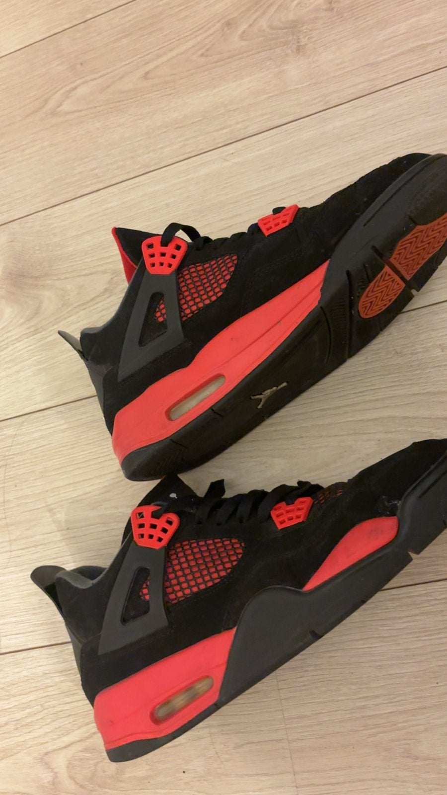 Nike Air Jordan 4 Red Thunder - Zo goed als nieuw, Kleding | Heren, Ophalen of Verzenden, Zo goed als nieuw, Zwart, Sneakers of Gympen