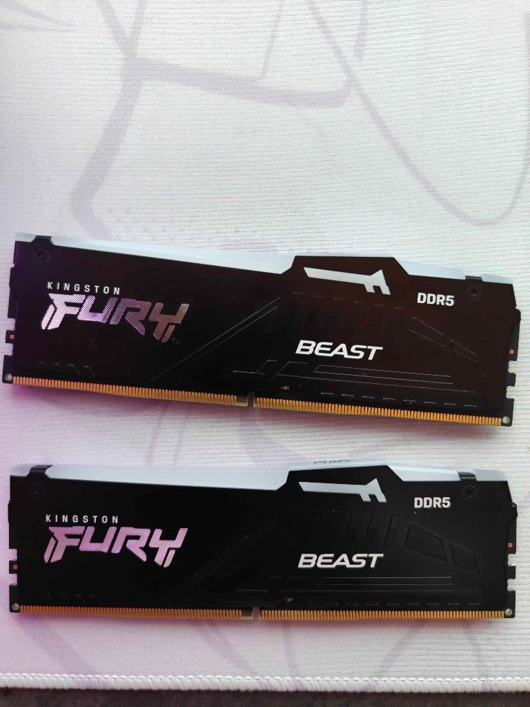 Kingston Fury Beast 2x16GB DDR5 5200Mhz RGB, Computers en Software, Ophalen, 32 GB, Zo goed als nieuw, Desktop