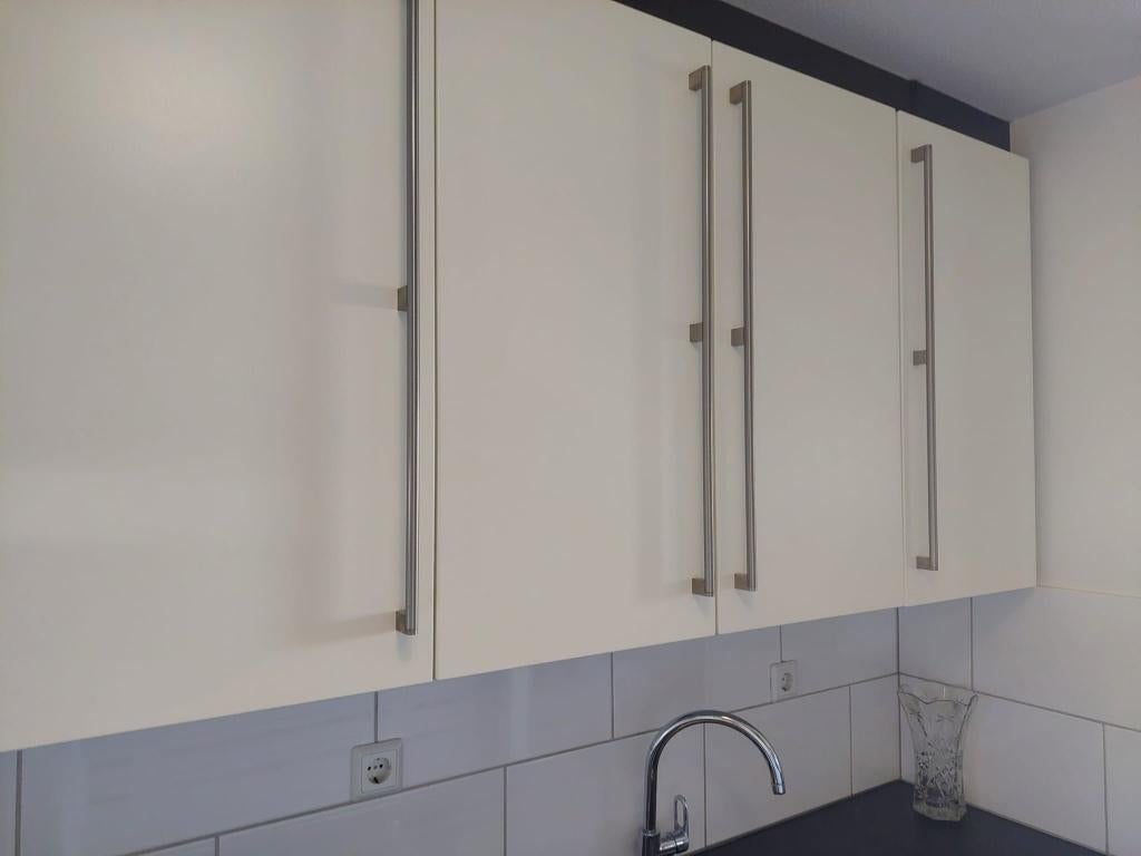 Witte parallel keuken met Siemens apparatuur, Ophalen, Gebruikt, Overige materialen, Wit