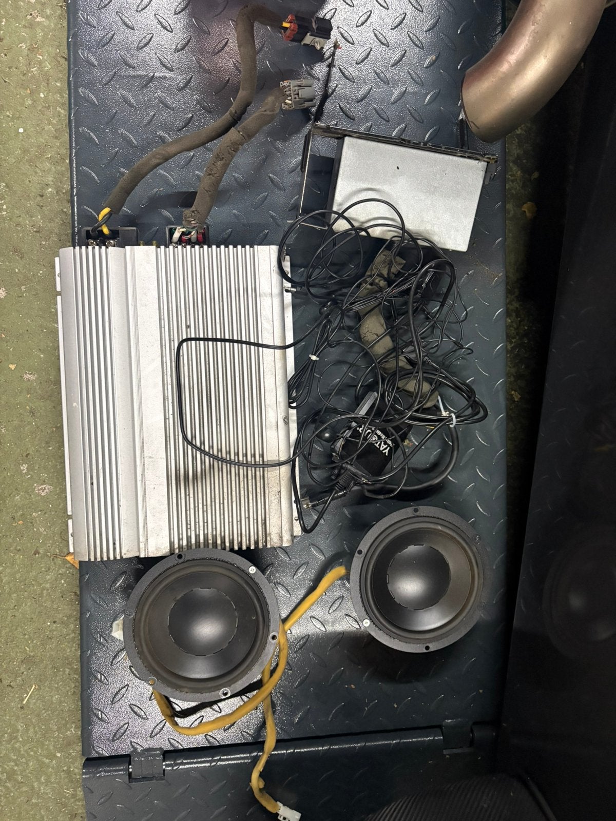 Volvo c70 cabrio audio delen 4x100 watt versterker, Ophalen, Gebruikt