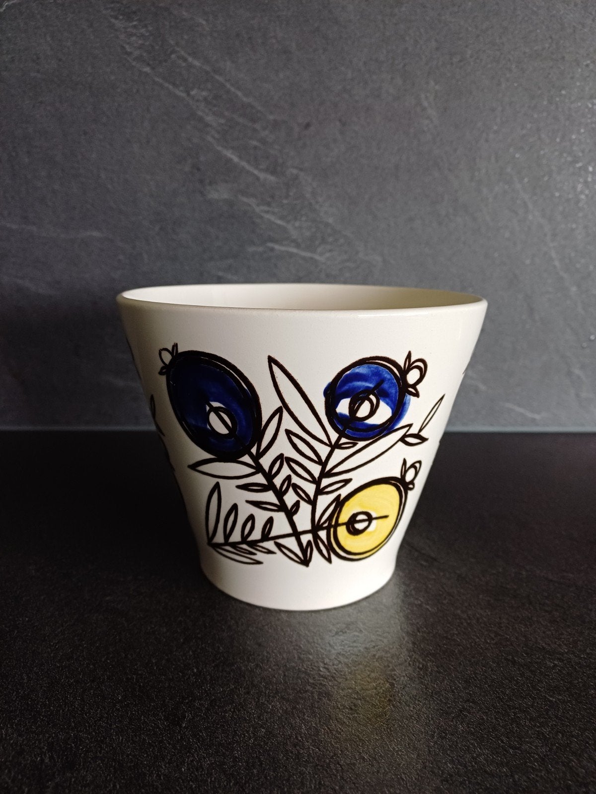 Vintage Regout Maestricht Aardewerk Bloempot voor € 10, Ophalen, Rond, Aardewerk, Minder dan 40 cm