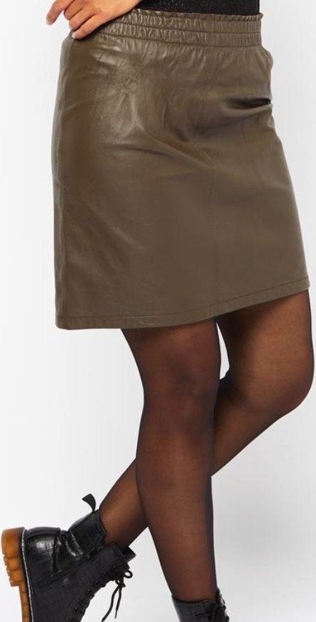 Hema echt leren kaki rokje NIEUW maat 36, Kleding | Dames, Rokken, Nieuw, Ophalen of Verzenden, Maat 36 (S), Hema