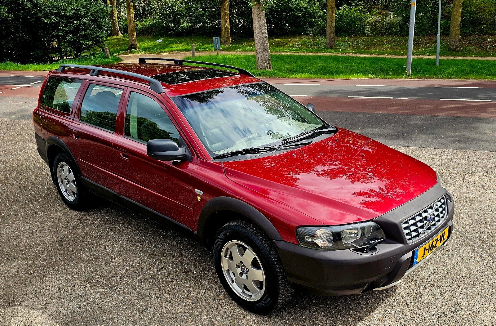 Volvo XC70 2.5 T AWD Cross Country Automaat 2005 Top staat., Automaat, Dealer onderhouden, 1800 kg, XC70