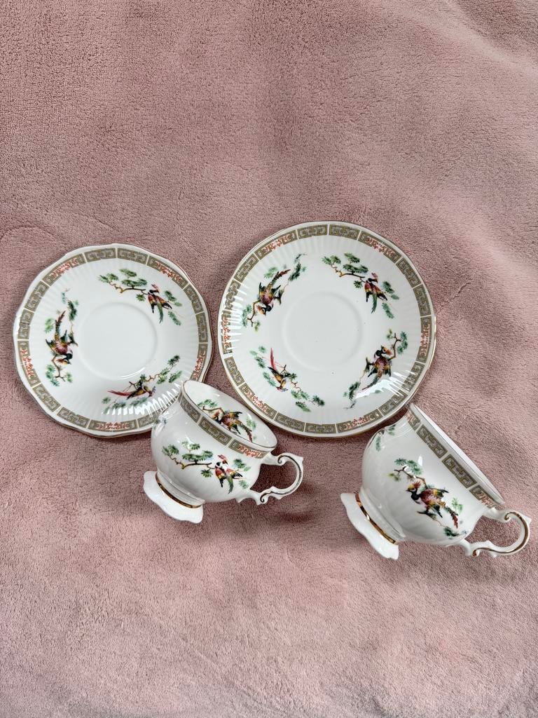 Elizabethan Fine Bone China Kop en Schotel Set (2), Antiek en Kunst, Antiek | Servies los, Ophalen of Verzenden
