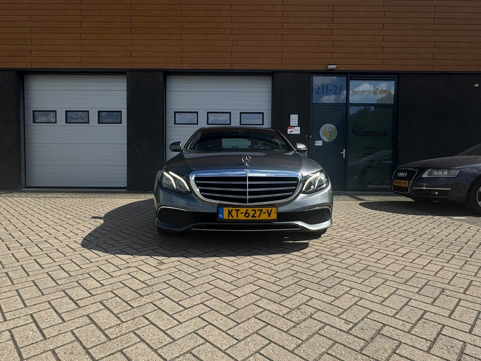 Mercedes-Benz E-Klasse E350 e Plug-in Hybrid 286pk 9G-TRONIC, Auto's, Automaat, Achterwielaandrijving, Zilver of Grijs, 1825 kg