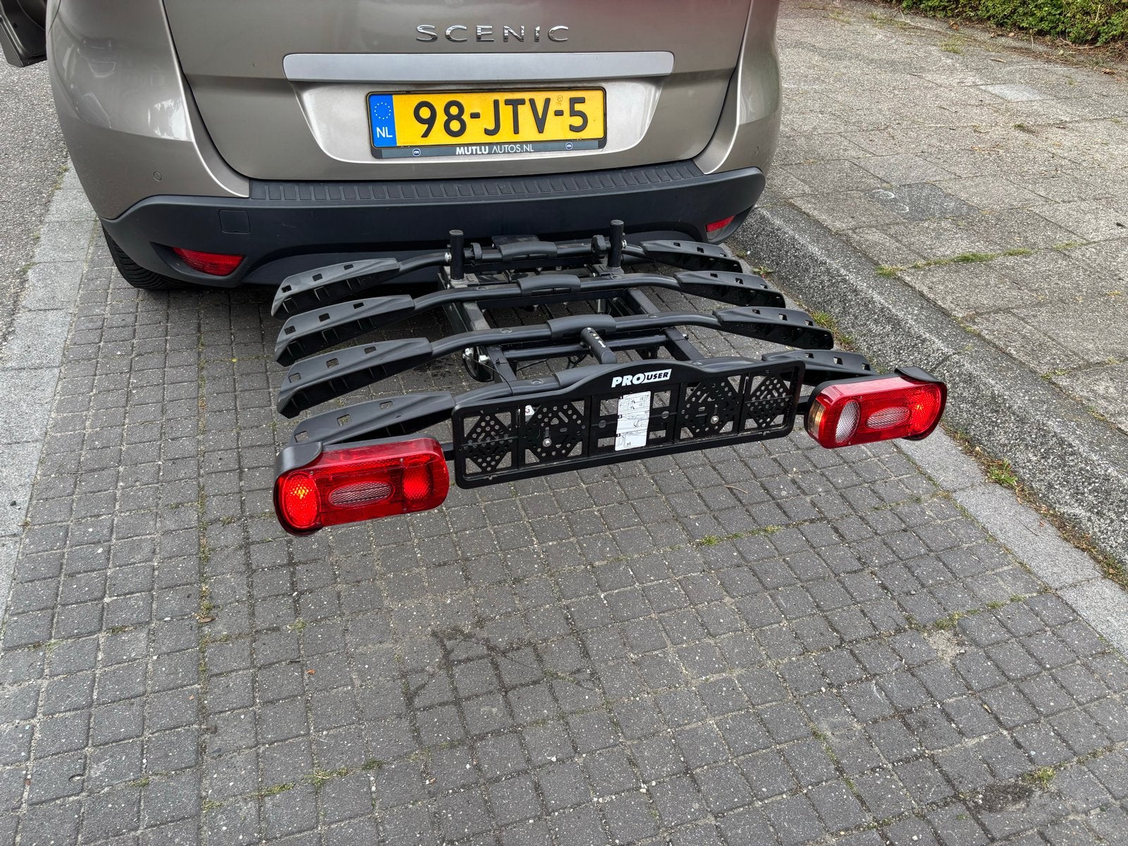 Fietsendrager te huur 10€ per dag, Ophalen, 3 fietsen of meer, Gebruikt, Trekhaakdrager