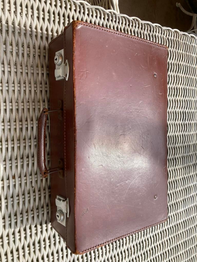 Leren koffer uit Engeland, Ophalen of Verzenden, Zo goed als nieuw, Leer, Minder dan 35 cm