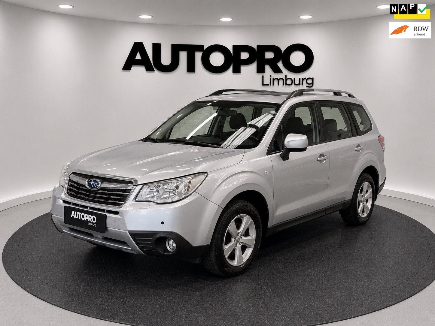 Subaru Forester 2.0 Luxury, Auto's, Subaru, 1994 cc, Zwart, 4 cilinders, Stoelverwarming