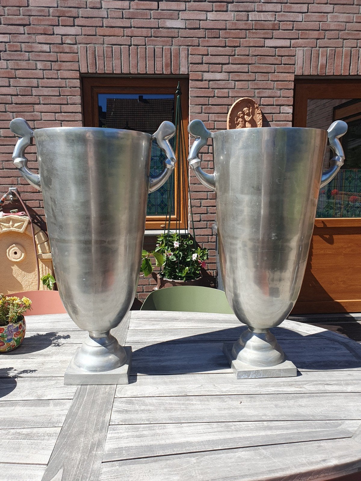 Set van 2 grote aluminium vazen, Ophalen