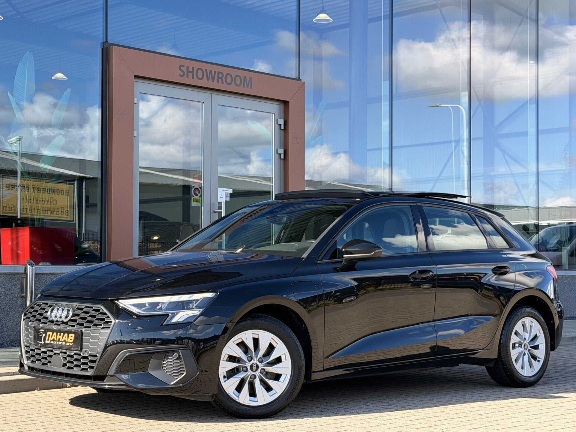 Audi A3 Sportback 40 TFSI e Edition | Pano | Cruise | Drive, Dealer onderhouden, Stof, Gebruikt, Zwart
