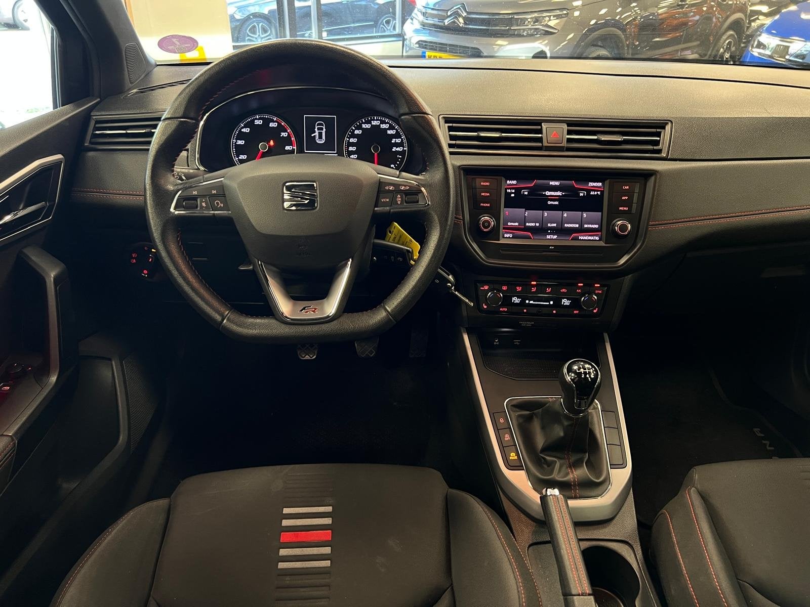SEAT Arona 1.0 TSI FR Business Intense / stoelverw / trekh /, Auto's, Voorwielaandrijving, 12 maanden, 15 km/l, Gebruikt