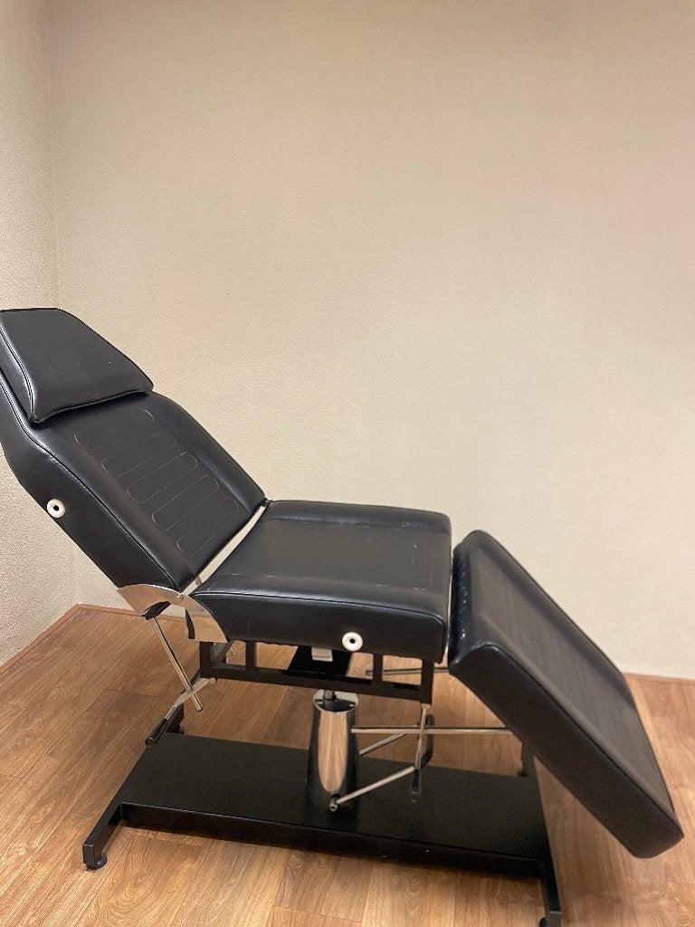 Hydraulische behandelstoel, Ophalen, Zo goed als nieuw, Massagetafel