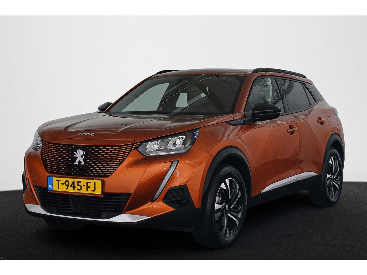 Peugeot e-2008 EV Allure 50 kWh SOH 100% Apple CarPlay Keyle, 136 pk, Gebruikt, Parkeersensor, Overige kleuren