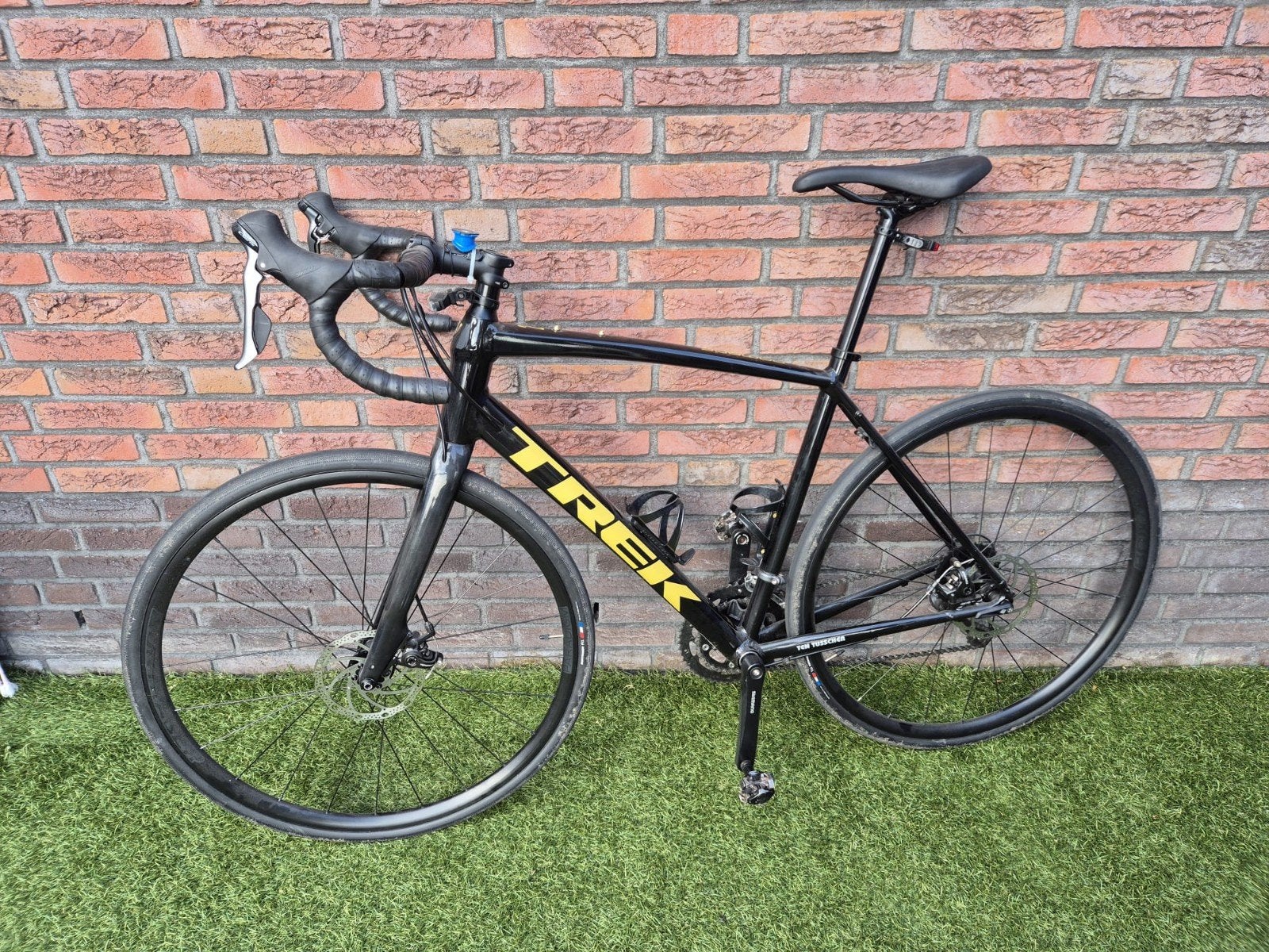 Trek Domane AL 2 racefiets - Zo goed als nieuw, Fietsen en Brommers, Fietsen | Racefietsen, Overige merken, Aluminium, Ophalen of Verzenden