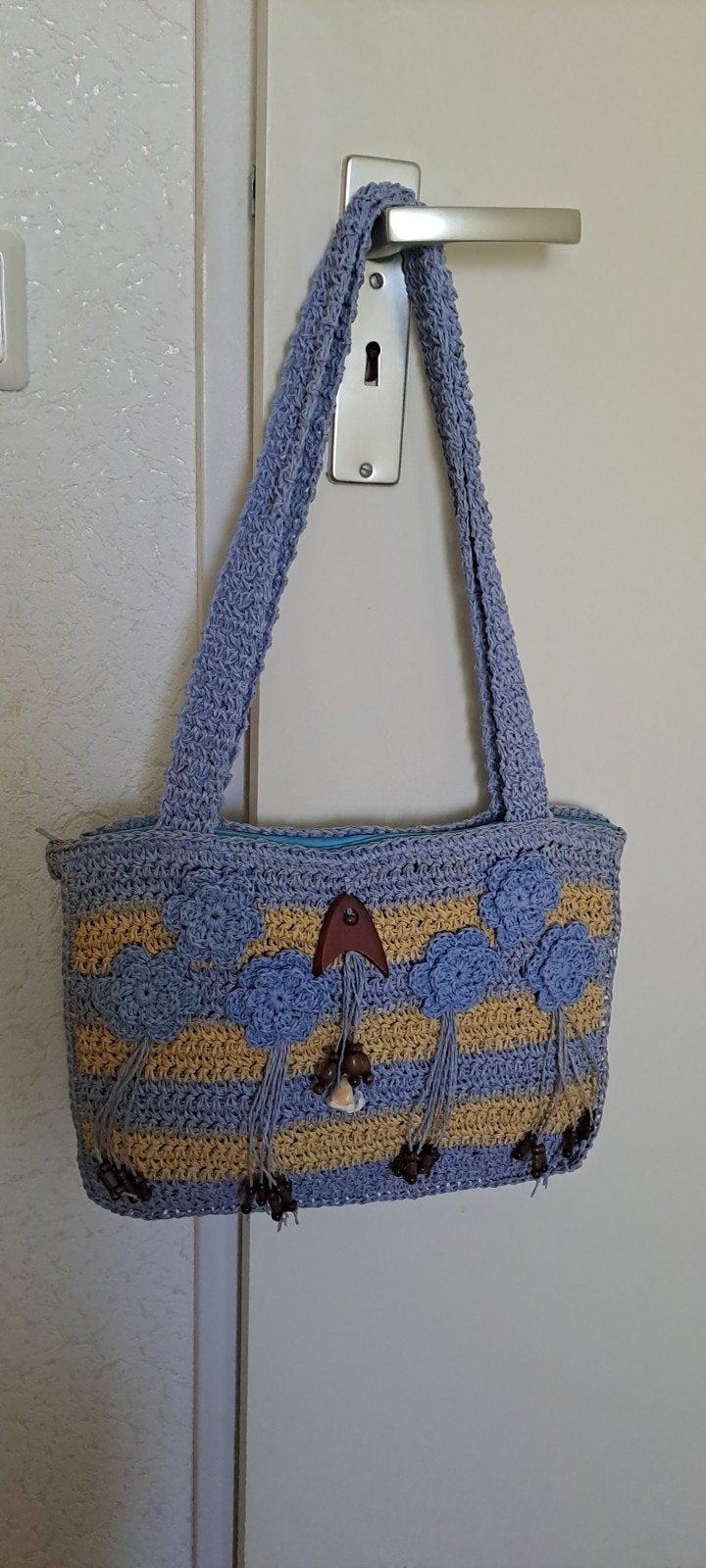 Gevlochten tas met houten kralen, 35cm., Ophalen of Verzenden, Schoudertasje