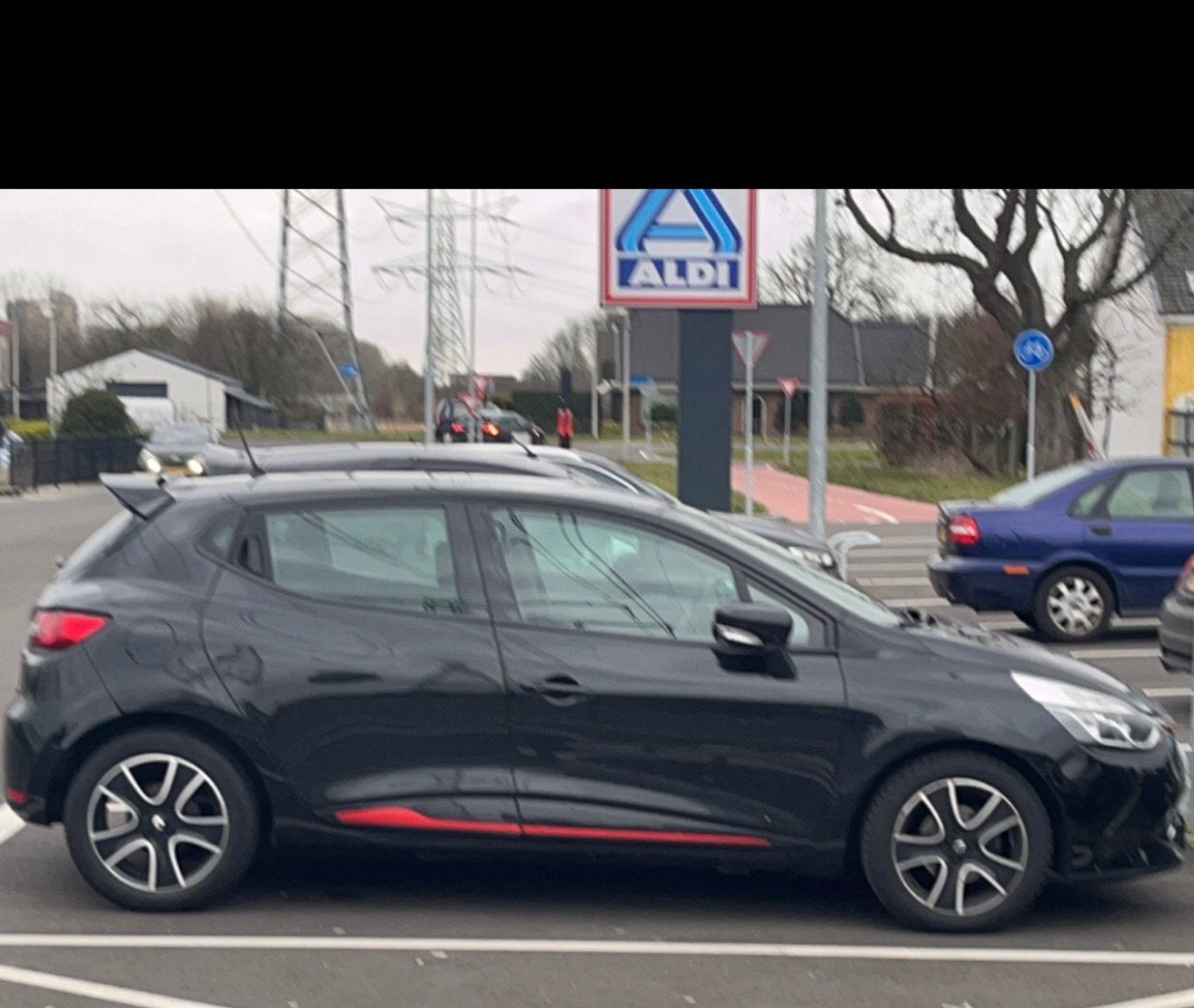 Renault  clio  stoere uitv.  Ned dealer auto, Auto's, Renault, Voorwielaandrijving, 898 cc, Stof, 40 €/maand