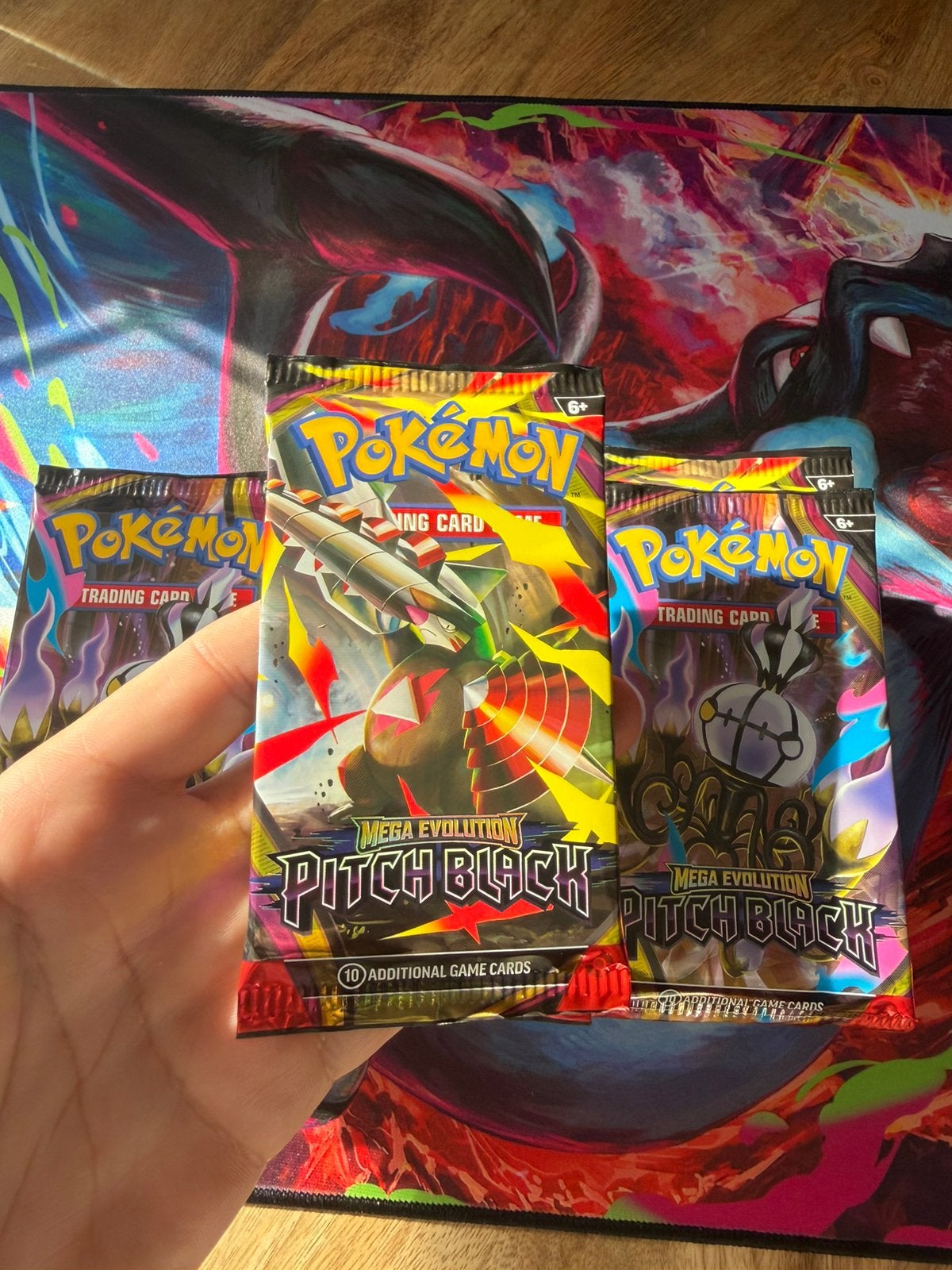 100 Pitch Black Boosters, Ophalen, Nieuw, Booster, Foil