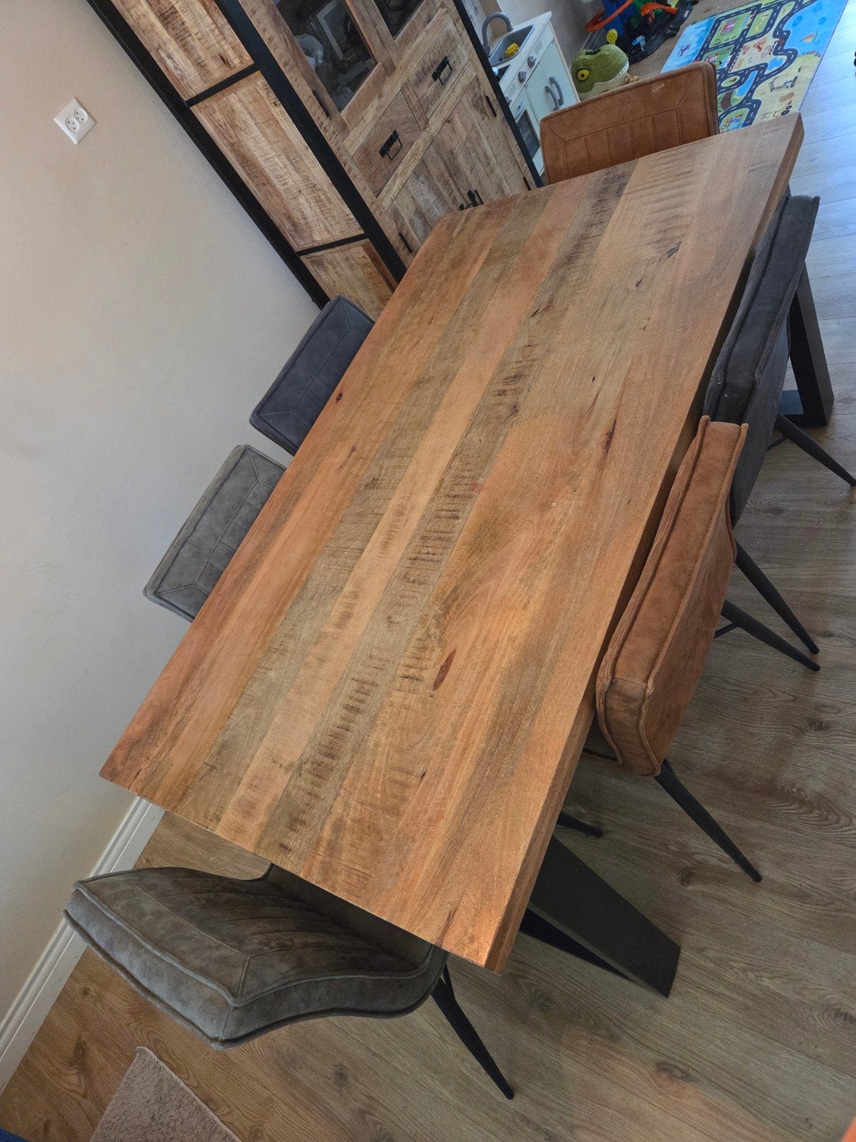 Mangohouten eettafel met 6 Novan eetkamerstoelen, Ophalen of Verzenden