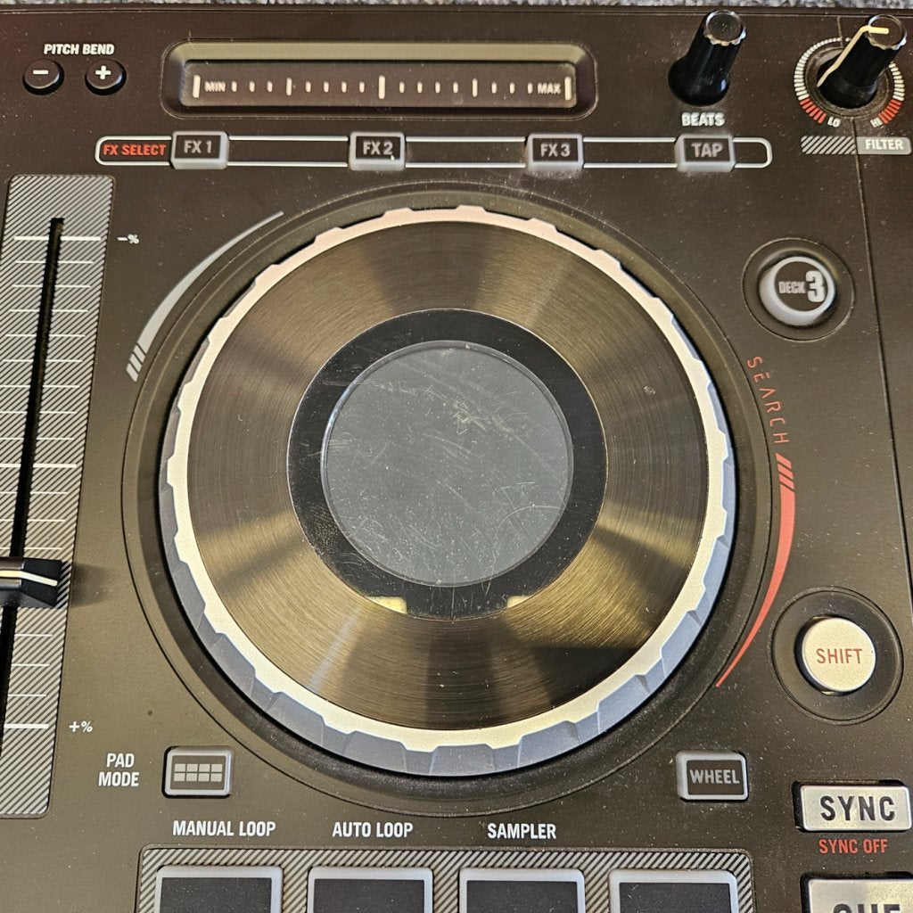 Numark Mixtrack Platinum DJ Controller in Goede Staat, Numark, Gebruikt, Support@numark.com, Numark Industries
200 Scenic View Drive
Cumberland, RI 02864-1813
USA