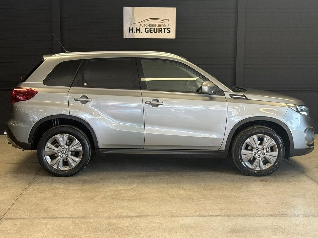 Suzuki Vitara 1.5 Hybrid Automaat | Camera | Trekhaak | CarP, Stof, Gebruikt, Zwart, 4 cilinders