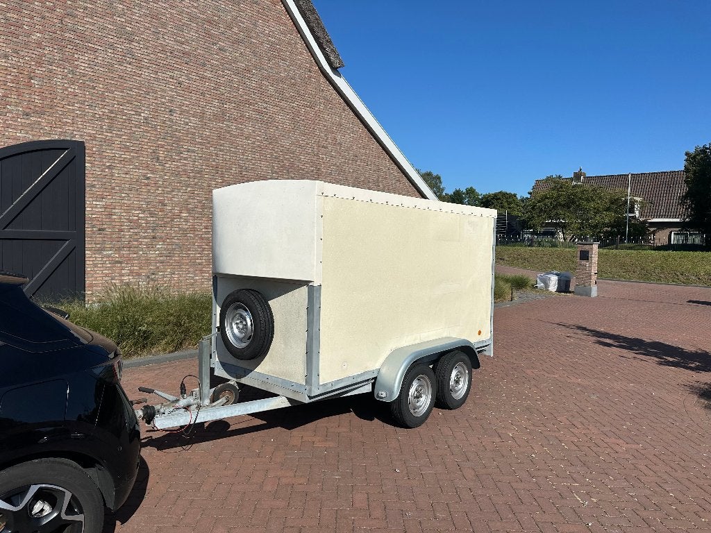 Gesloten tandemasser | Geremd | 2000 kg | Zeer degelijk, Ophalen, Gebruikt