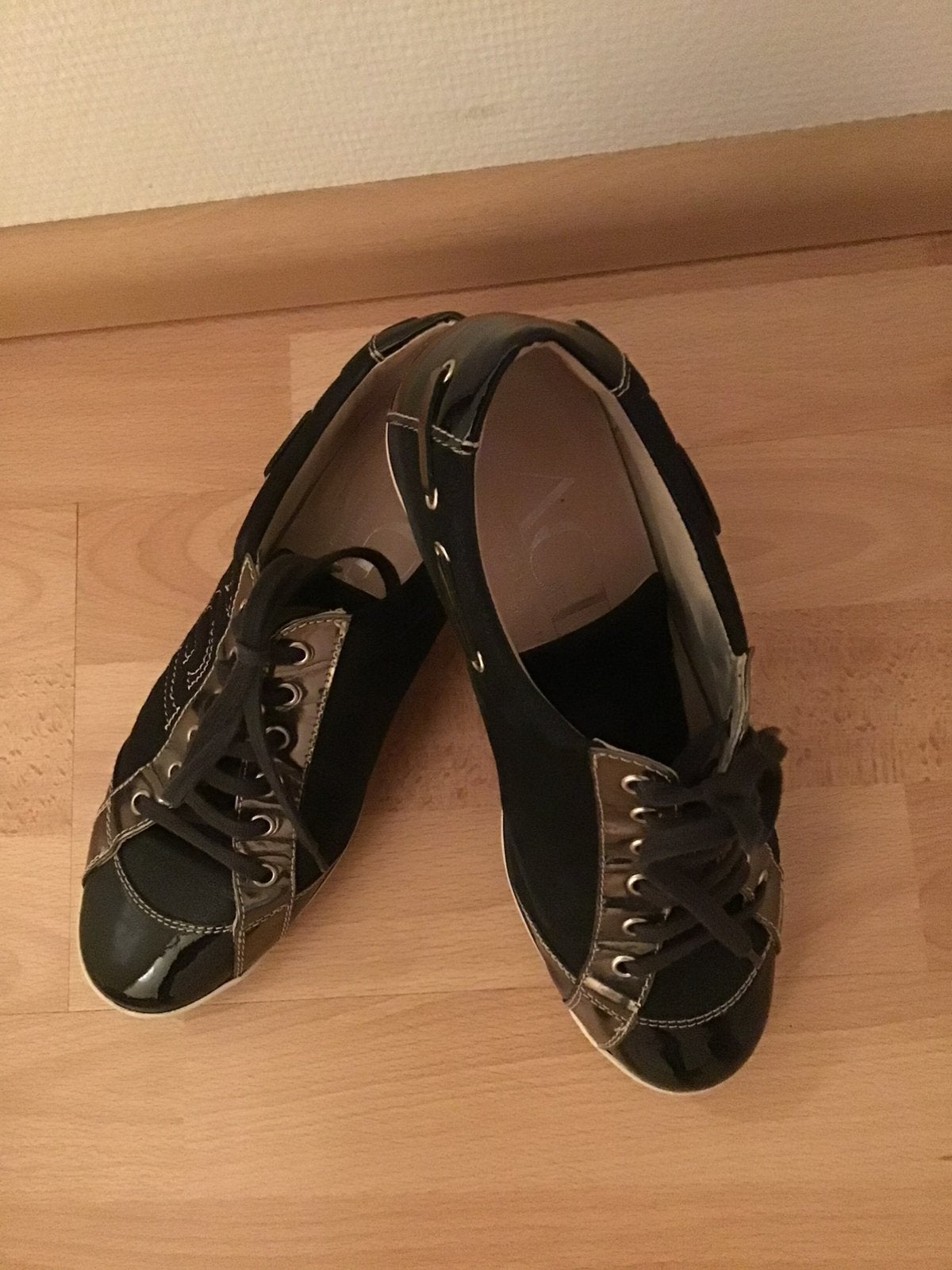 Merk:AGL Leren sneakers donkerblauw maat 37.5., Blauw, AGL, Ophalen of Verzenden, Sneakers of Gympen