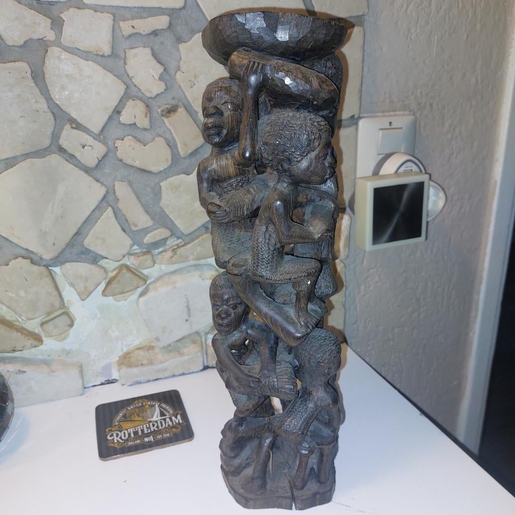 Vintage Afrikaans Houtsnijwerk: Familie Totem, Antiek en Kunst, Ophalen, Handgemaakt, 20 - 50 cm, Hout