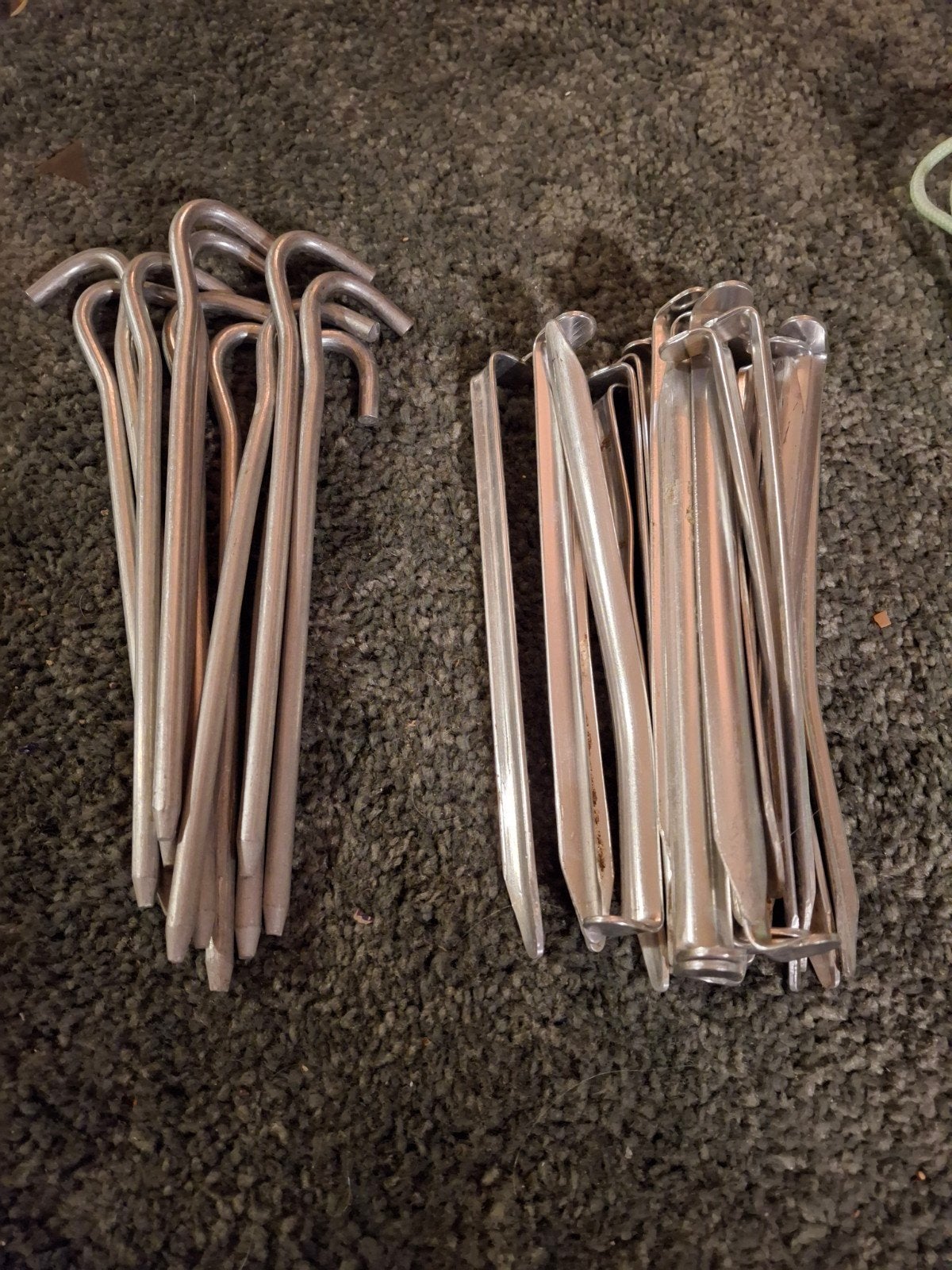 37 aluminium  + 18 kunststof haringen in zakjes, Caravans en Kamperen, Tentaccessoires, Ophalen