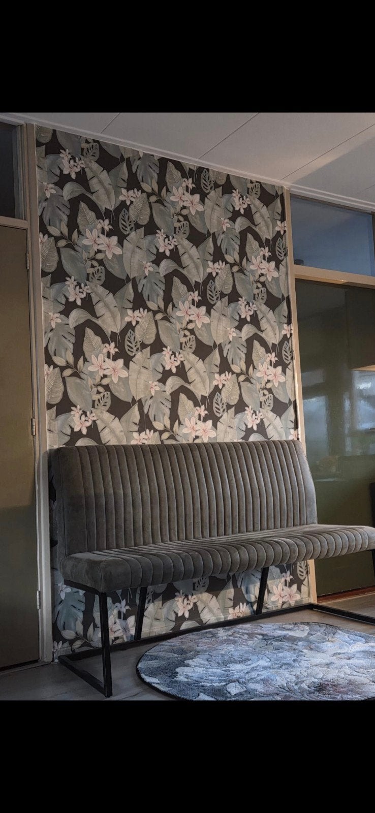 Moderne bank voor eetkamer of hal, Huis en Inrichting, Stoelen, Ophalen, Overige kleuren, Zo goed als nieuw, Stof