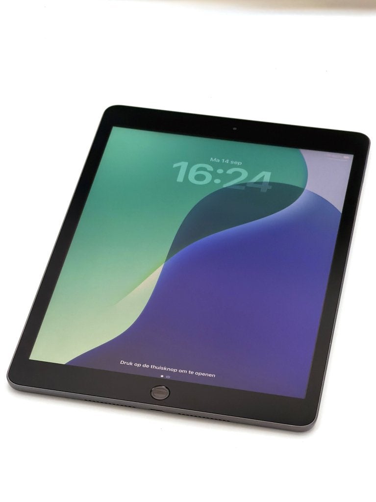 Erg Mooie iPad 8th gen Black, met een goede batterij!, 10 inch, Gebruikt, 32 GB, Apple