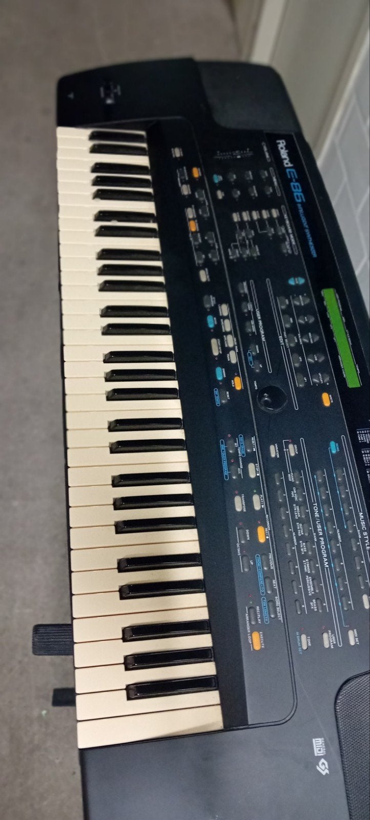 Roland E-86 Intelligent Synthesizer - Zo goed als nieuw, Ophalen