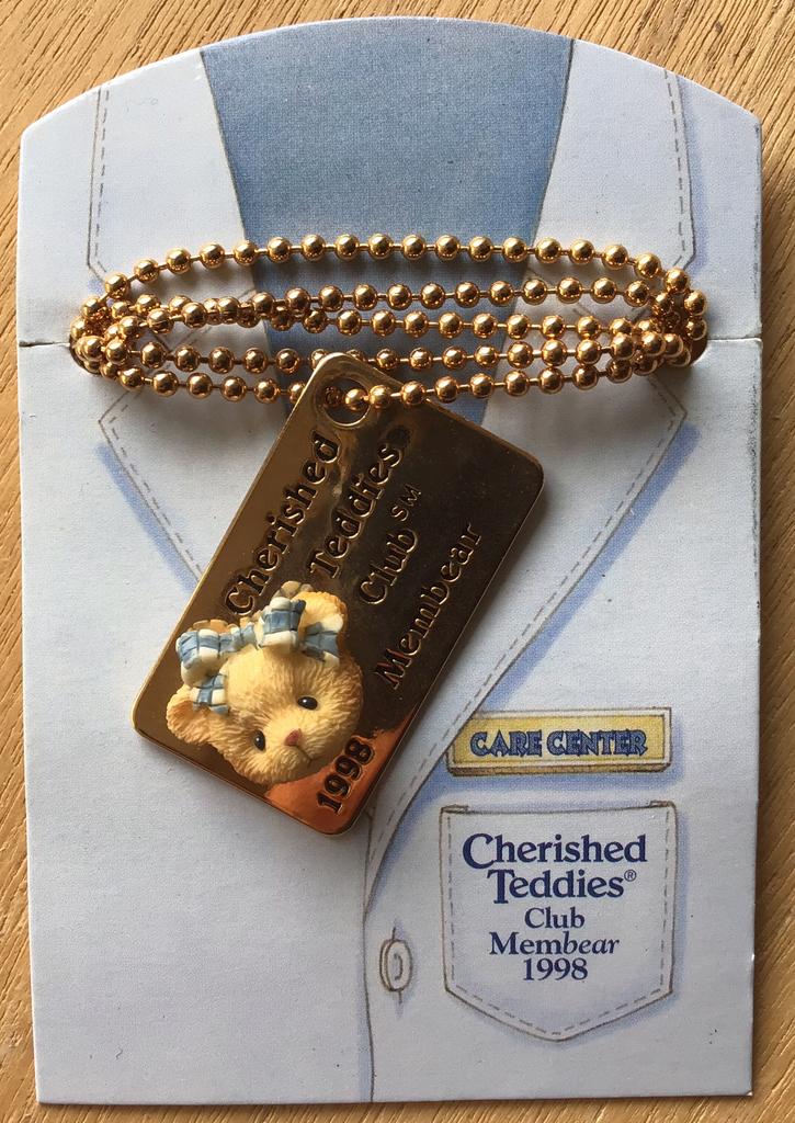 Cherished Teddies Club Membear hanger 1998 - NIEUW, Ophalen of Verzenden, Nieuw, Overige typen, Cherished Teddies