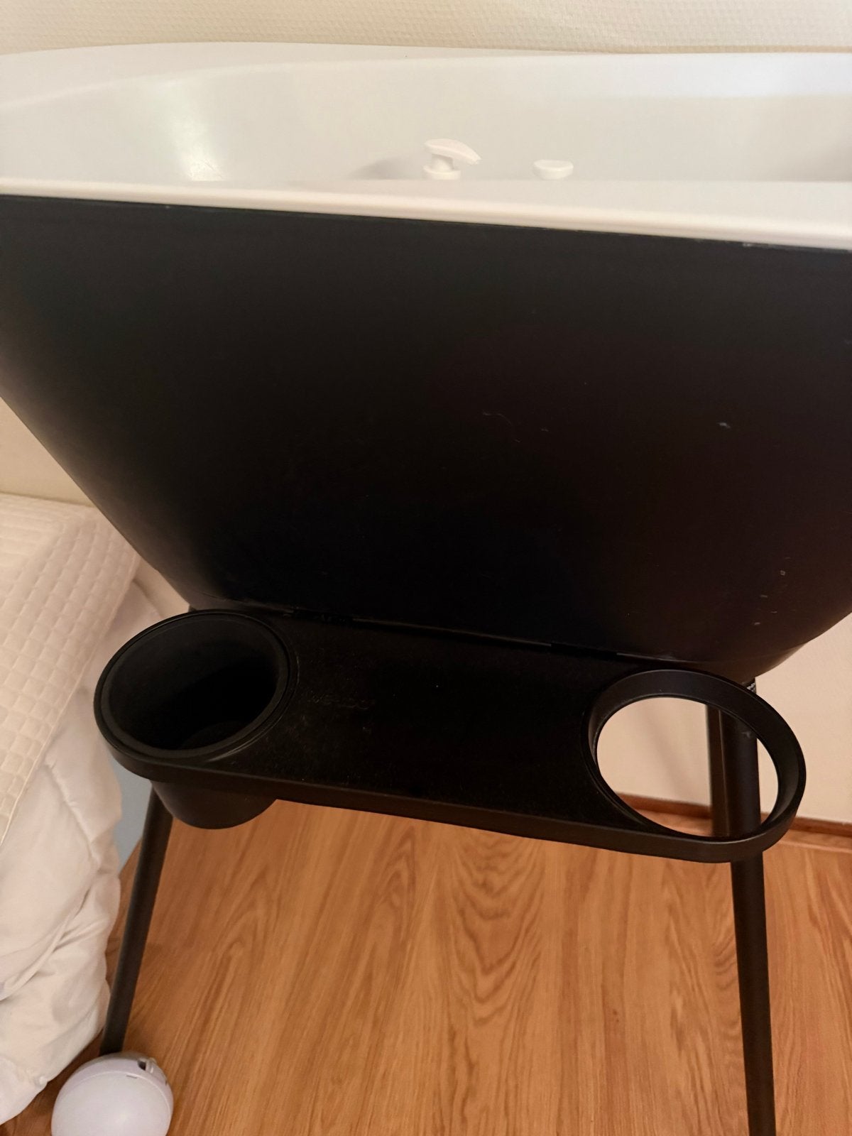 Zwart babybadje met standaard, Kinderen en Baby's, Badjes en Verzorging, Gebruikt, Badje, Standaard, Ophalen